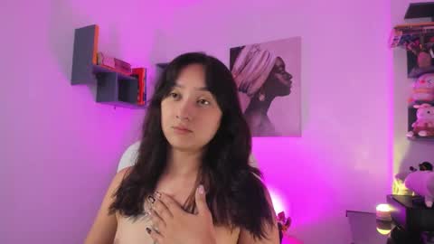 nina_collinns online show from September 10, 11:43 am
