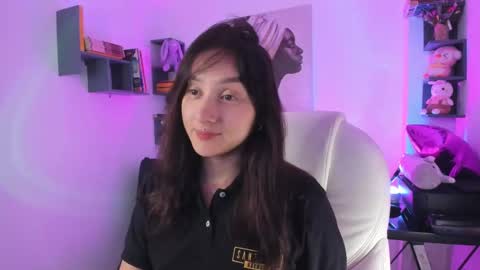 nina_collinns online show from September 12, 11:43 am