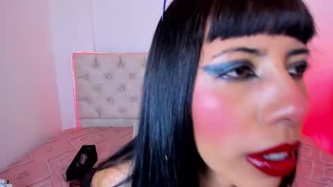 Nina Fox  online show from January 13, 3:50 pm