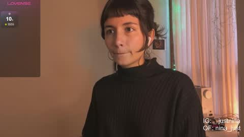 Snapshot of nina_just chatting on December 7, 9:11 pm Nina.  online show from December 7, 9:11 pm