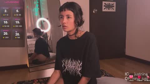 Snapshot of nina_just chatting on January 5, 11:01 pm Nina.  online show from January 5, 11:01 pm