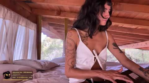 Snapshot of nina_just chatting on October 12, 9:36 pm Nina.  online show from October 12, 9:36 pm