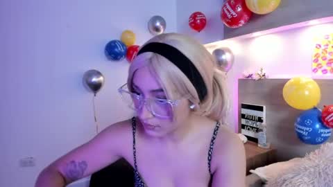 Nina online show from June 25, 1:48 pm