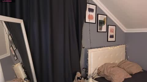 Snapshot of nina_menik chatting on March 28, 12:05 pm nina_menik online show from March 28, 12:05 pm