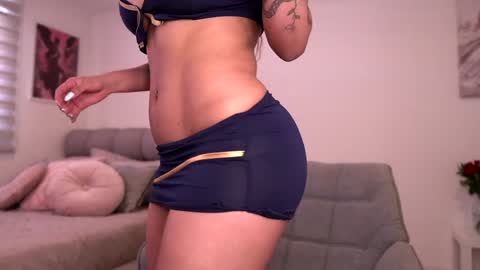 Angie online show from October 10, 9:03 pm