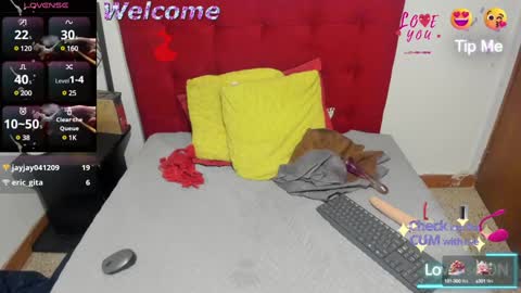Snapshot of nina_petit chatting on January 26, 2:24 am Nina online show from January 26, 2:24 am