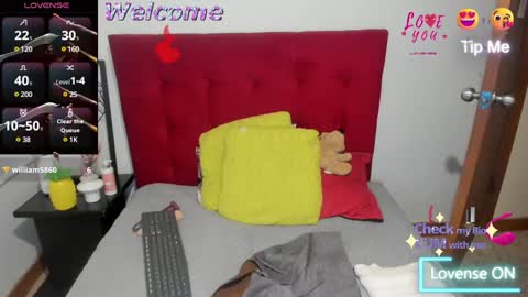 Snapshot of nina_petit chatting on February 1, 12:18 am Nina online show from February 1, 12:18 am
