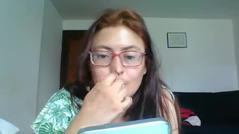 Snapshot of nina_petit chatting on February 11, 7:38 pm Nina online show from February 11, 7:38 pm