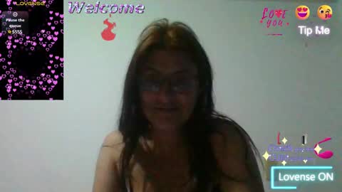 Snapshot of nina_petit chatting on February 23, 3:02 am Nina online show from February 23, 3:02 am