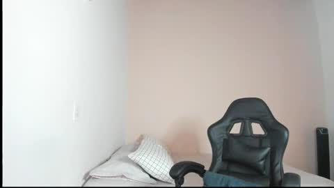  Nina  online show from February 4, 8:03 pm