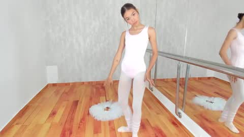 Natalia  FOLLOW ME ----  nathy po online show from February 21, 8:38 pm