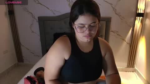 Snapshot of nina_rouge7 chatting on October 15, 11:10 am N I N A online show from October 15, 11:10 am