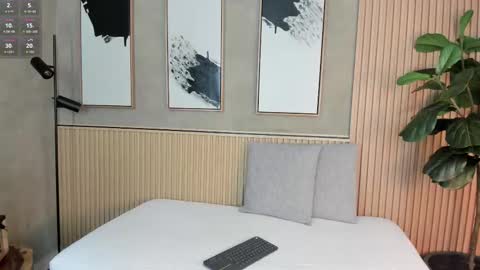 NINA online show from October 5, 12:25 pm