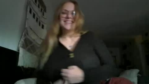 ninabeanzz online show from September 22, 1:46 pm