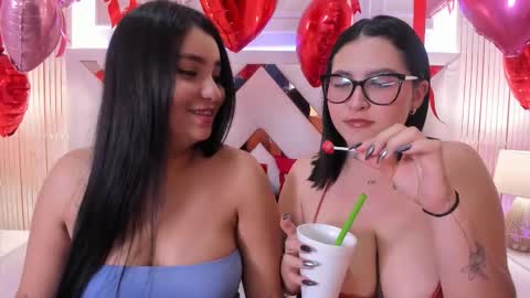 Snapshot of ninablooms01 chatting on February 21, 2:45 am Nina online show from February 21, 2:45 am