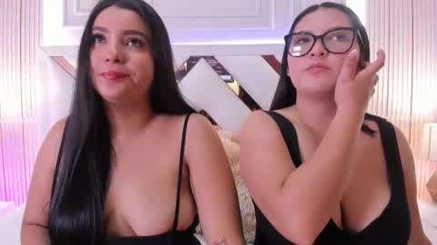 Snapshot of ninablooms01 chatting on March 20, 3:00 am Nina online show from March 20, 3:00 am