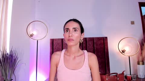 Snapshot of ninacavallli chatting on December 5, 6:11 pm Nina online show from December 5, 6:11 pm