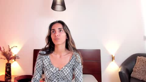 Snapshot of ninacavallli chatting on December 6, 6:06 pm Nina online show from December 6, 6:06 pm