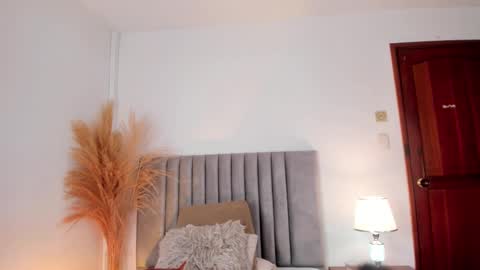 Snapshot of ninacavallli chatting on December 12, 6:31 pm Nina online show from December 12, 6:31 pm