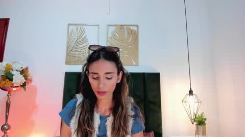 Snapshot of ninacavallli chatting on December 31, 4:35 pm Nina online show from December 31, 4:35 pm