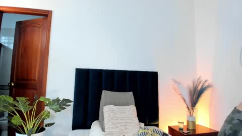 Snapshot of ninacavallli chatting on February 19, 6:21 pm Nina online show from February 19, 6:21 pm