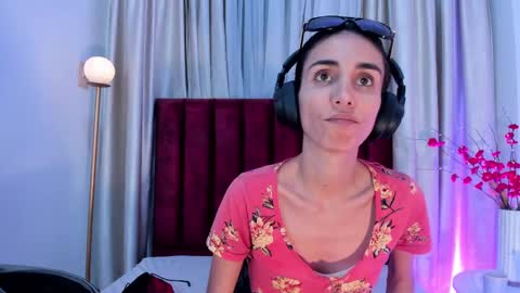 Snapshot of ninacavallli chatting on October 9, 6:39 pm Nina online show from October 9, 6:39 pm