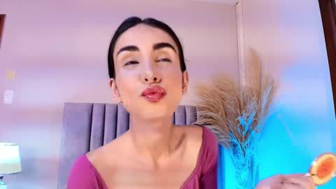 Snapshot of ninacavallli chatting on October 25, 6:35 pm Nina online show from October 25, 6:35 pm