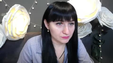 Snapshot of ninaflawlees chatting on November 19, 12:49 pm ninaflawlees online show from November 19, 12:49 pm