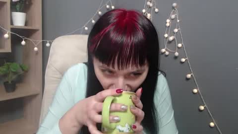 ninaflawlees online show from February 1, 12:59 pm