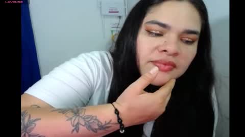 Snapshot of ninafuentes2x chatting on May 22, 4:19 am NinaFuentes online show from May 22, 4:19 am