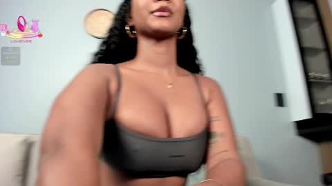 Snapshot of ninag0ld chatting on April 7, 9:26 pm Nina Sara online show from April 7, 9:26 pm