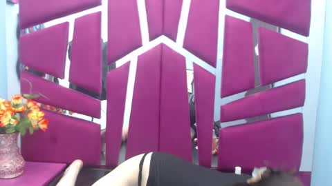 Snapshot of ninahot_ chatting on March 11, 2:54 am Nina online show from March 11, 2:54 am