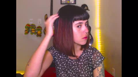 ninapellegrini17 online show from October 12, 11:04 pm