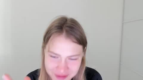 ninarihh online show from October 3, 9:50 am