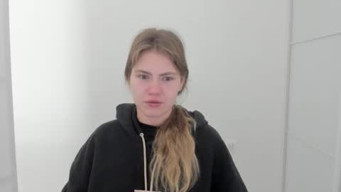 ninarihh online show from October 10, 8:57 am