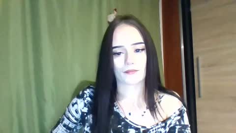 Nina online show from January 9, 9:38 pm