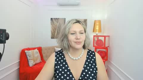 ninastarle online show from February 13, 11:39 am
