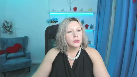 ninastarle online show from March 1, 11:45 am
