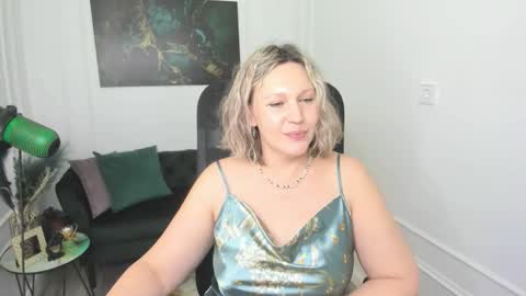ninastarle online show from March 17, 10:40 am