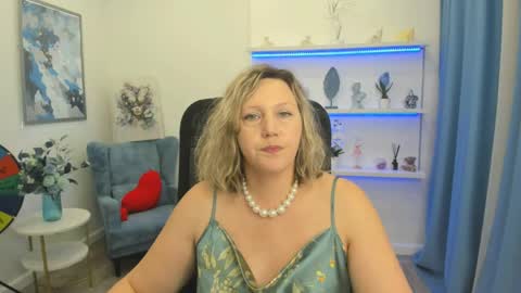 ninastarle online show from April 18, 11:36 am