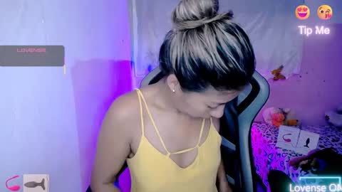 ninatinydoll1 online show from October 6, 10:56 am