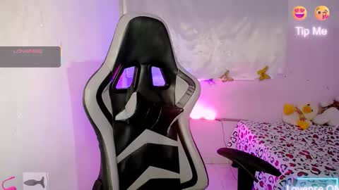 ninatinydoll1 online show from October 9, 11:08 am