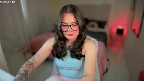 ninavolkov online show from February 8, 8:53 pm