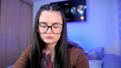 ninavolkov online show from April 6, 11:27 pm