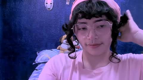 Snapshot of ninayellow chatting on April 8, 12:27 pm Nina online show from April 8, 12:27 pm