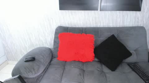 nini_beyker online show from November 23, 1:00 pm