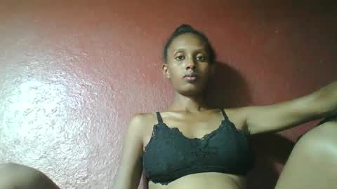 ninie246746 online show from January 26, 1:36 pm