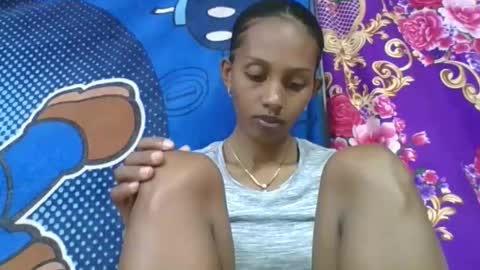 ninie246746 online show from June 6, 6:29 am