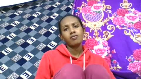 ninie246746 online show from July 5, 5:58 am