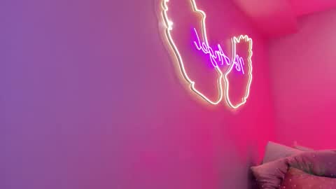 Ninna  online show from September 14, 5:12 pm